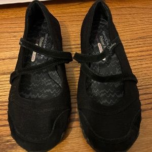 NWOT Sketchers size 6.5 Memory Foam Black Flats
